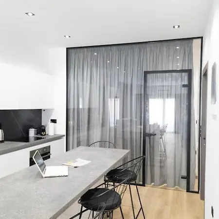 Azalea Suite - 5 Min Drive To Piraeus Port Exterior photo