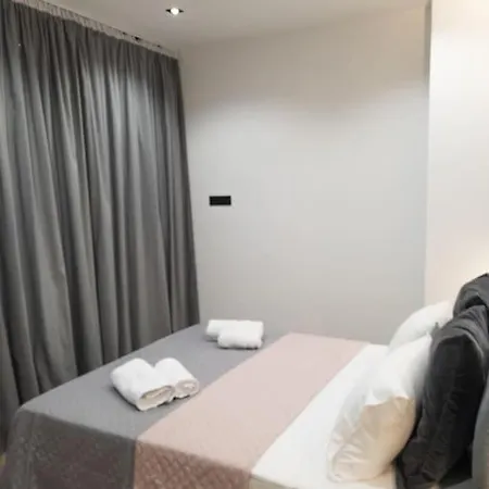 Azalea Suite - 5 Min Drive To Piraeus Port Exterior photo